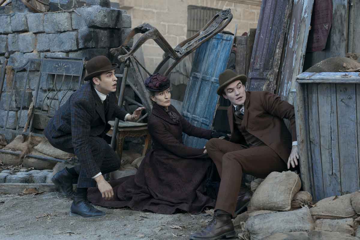 Primera imágenes del Sherlock Holmes adolescente de Guy Ritchie hero fiennes tiffin, natascha mcelhone, dónal finn. photo credit: dan smith/prime