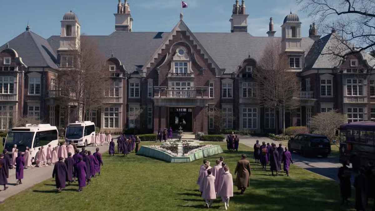 the testaments (los testamentos)