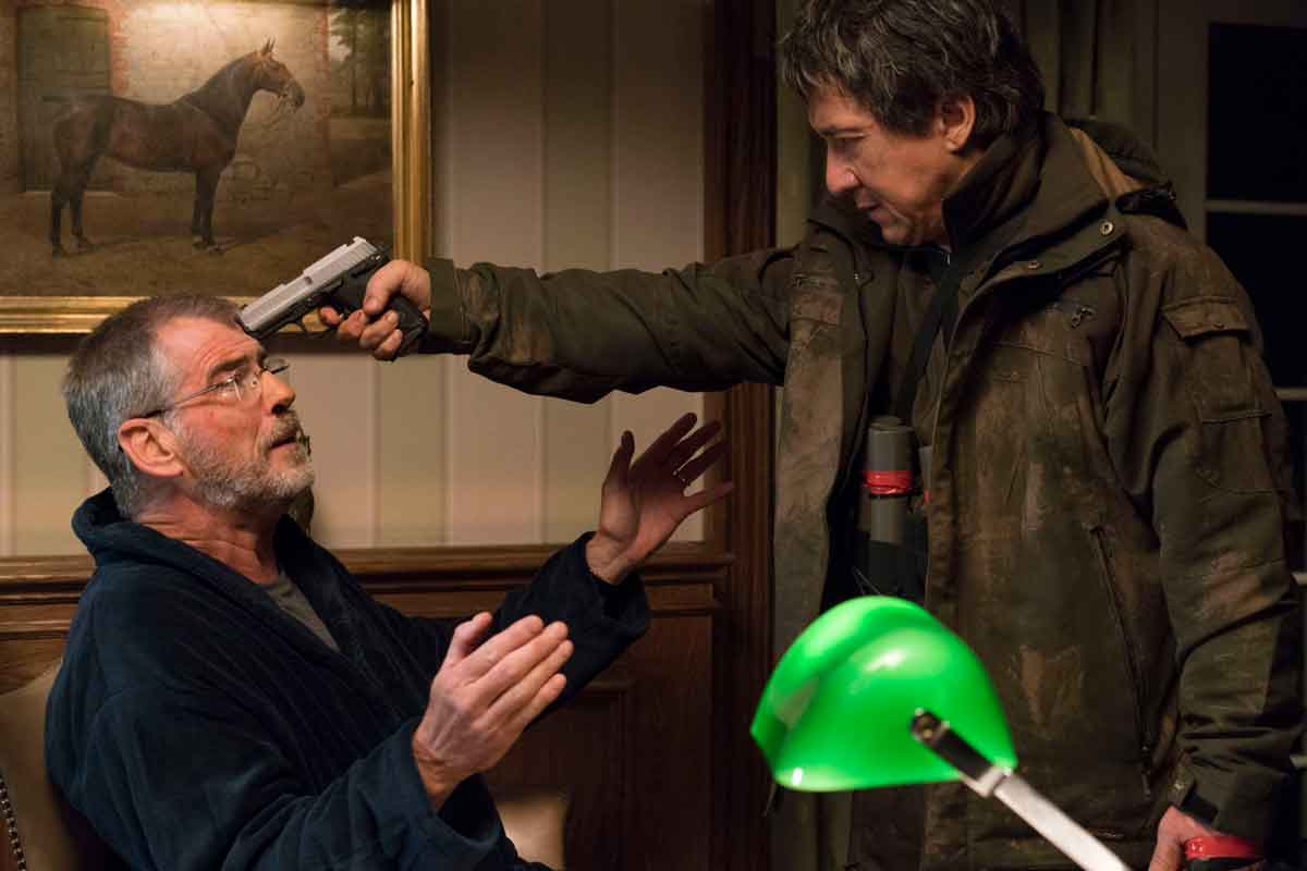 El thriller de Pierce Brosnan y Jackie Chan que muchos pasaron por alto el thriller de pierce brosnan y jackie chan que muchos pasaron por alto