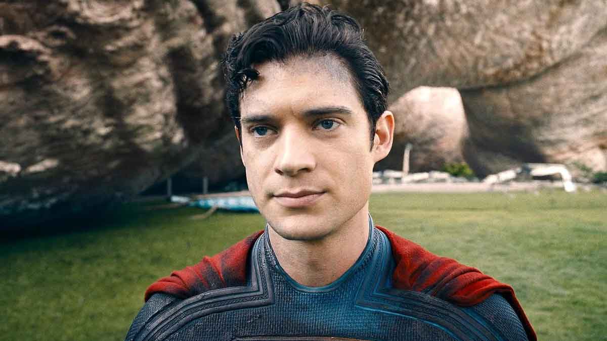 superman es el verdadero pilar del dcu