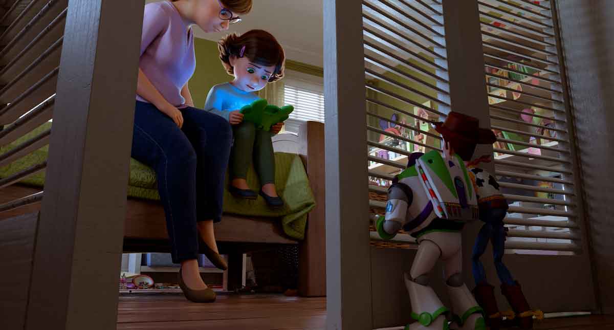 El nuevo tráiler de Toy Story 5 enfrenta juguetes contra pantallas toy story 5 fotograma