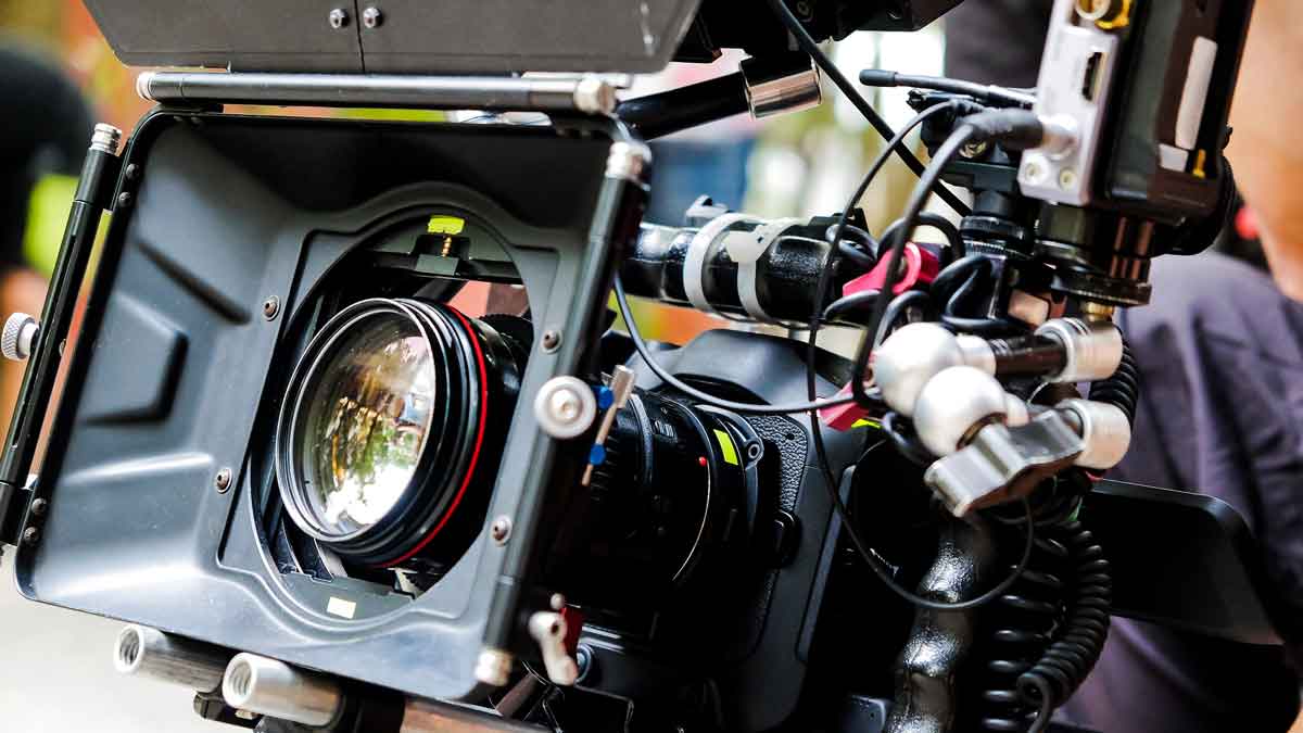 la importancia crucial del material audiovisual en las producciones modernas