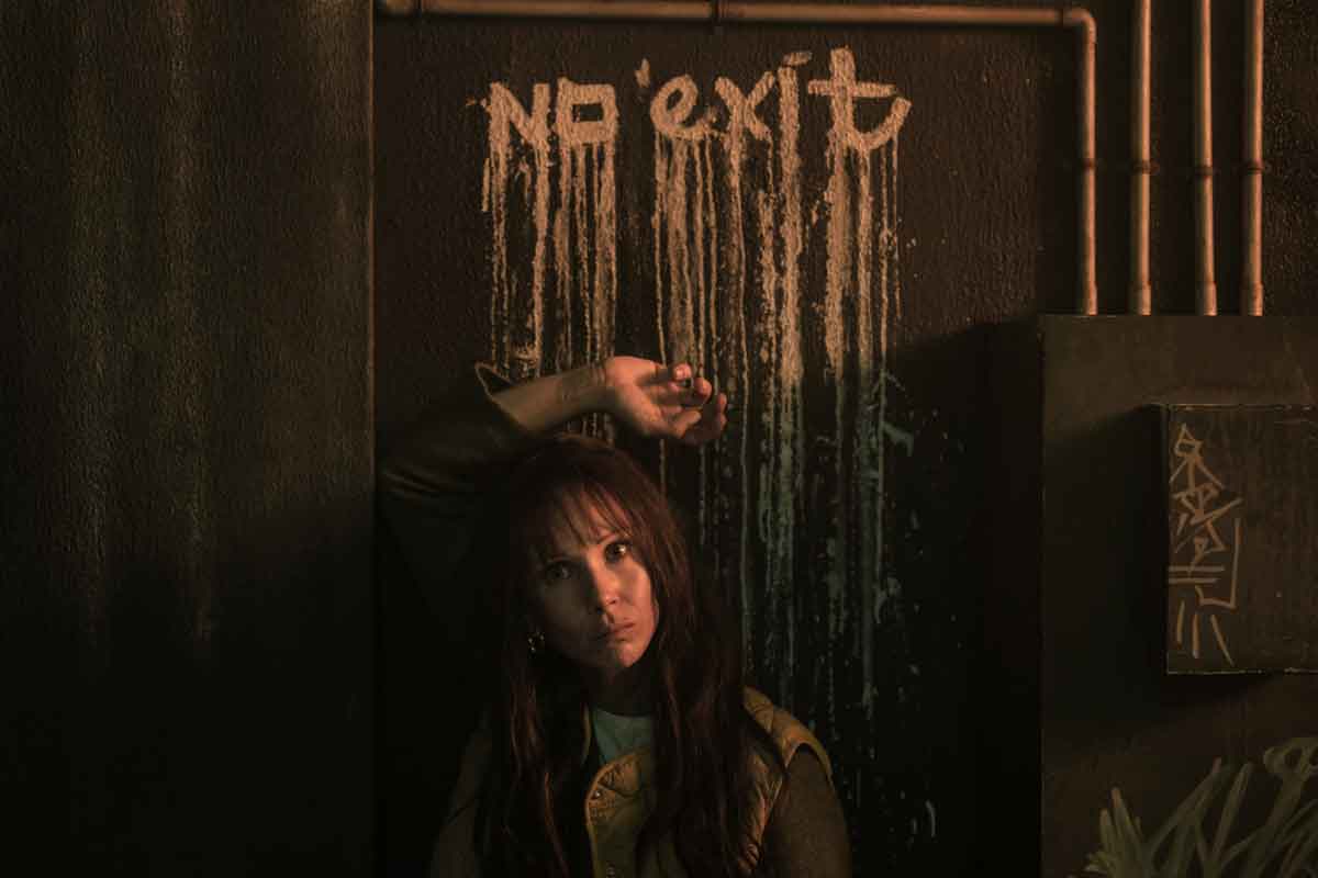 Buena suerte, pásalo bien, no mueras convierte el caos sci-fi en una crítica feroz a la inteligencia artificial buena suerte, pásalo bien, no mueras: critica sin spoilers