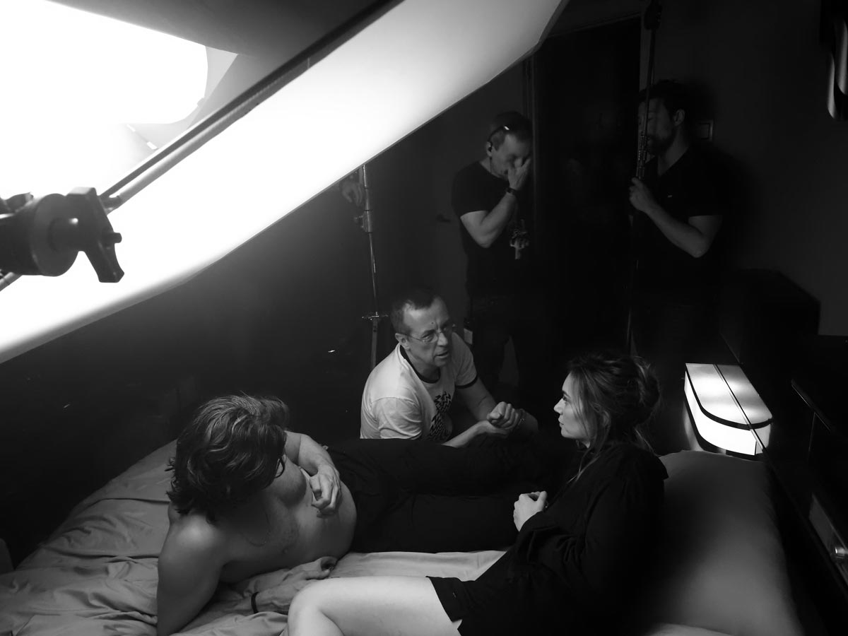 Eduardo Noriega se enfrenta a su personaje más incómodo en La Ahorcada: “Todos tenemos algo de él, aunque no queramos verlo” rodaje de la ahorcada